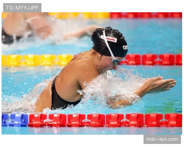 美国游泳新生代领军人物凯特·道格拉斯崛起,女子泳坛迎来新势力 美国游泳新生代领军人物凯特·道格拉斯崛起,女子泳坛迎来新势力