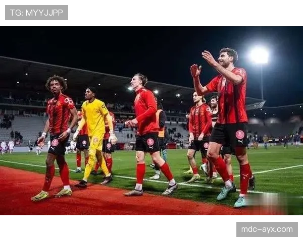 费耶控球亮眼助球队关键取胜，状态回暖引关注