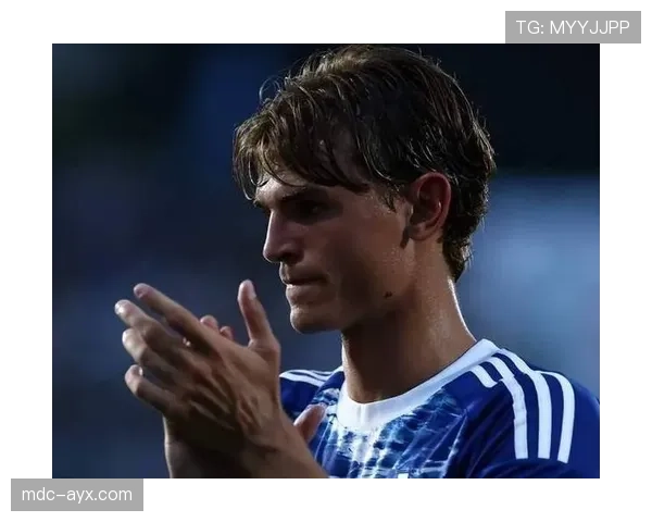 尼科·帕斯近期表现稳健,中场竞争力持续提升 尼科·帕斯近期表现稳健,中场竞争力持续提升